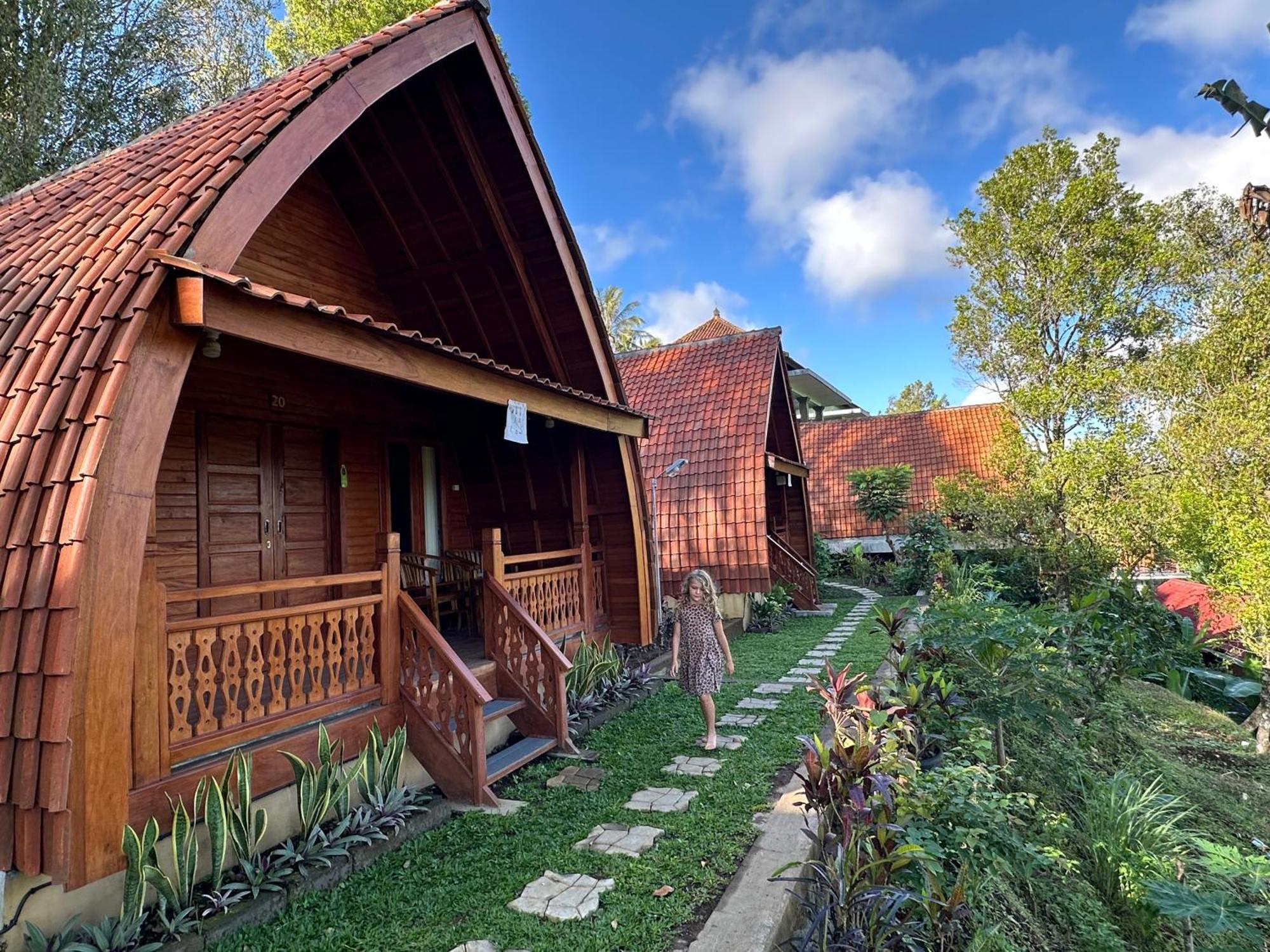 Villa Ipsa มุนดุก ภายนอก รูปภาพ